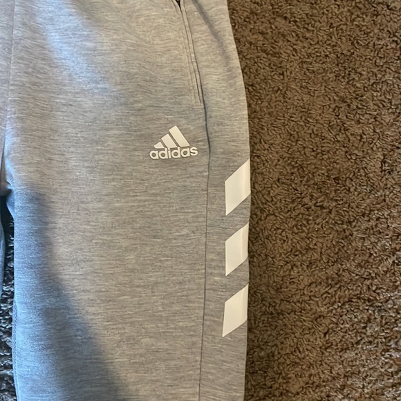 Youth medium Adidas sweat pant - Picture 2 of 5